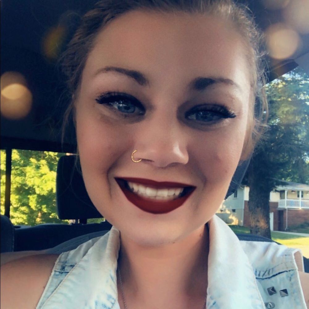 Meet your Posher, Brittany